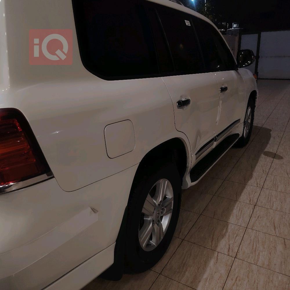 تويوتا لاندكروزر